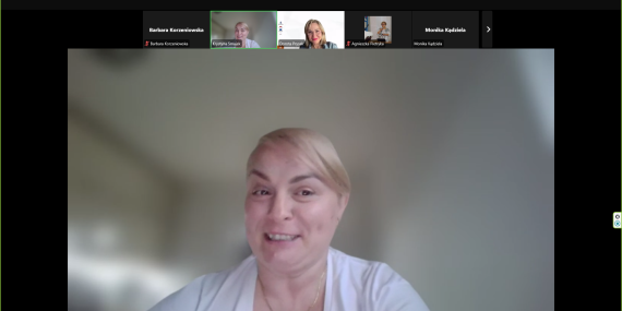 Pani na szkoleniu